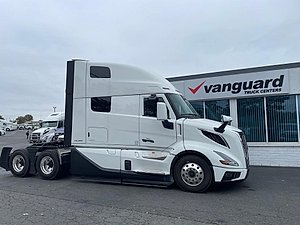 2025 Volvo VNL 860