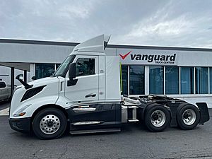 2025 Volvo VNL - Day Cab