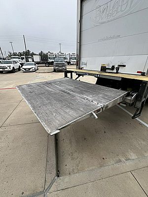 2025 Mack MD6 - Refrigerated Van