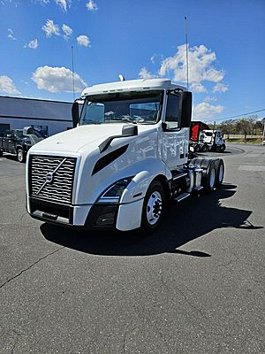 2019 Volvo VNL - Day Cab