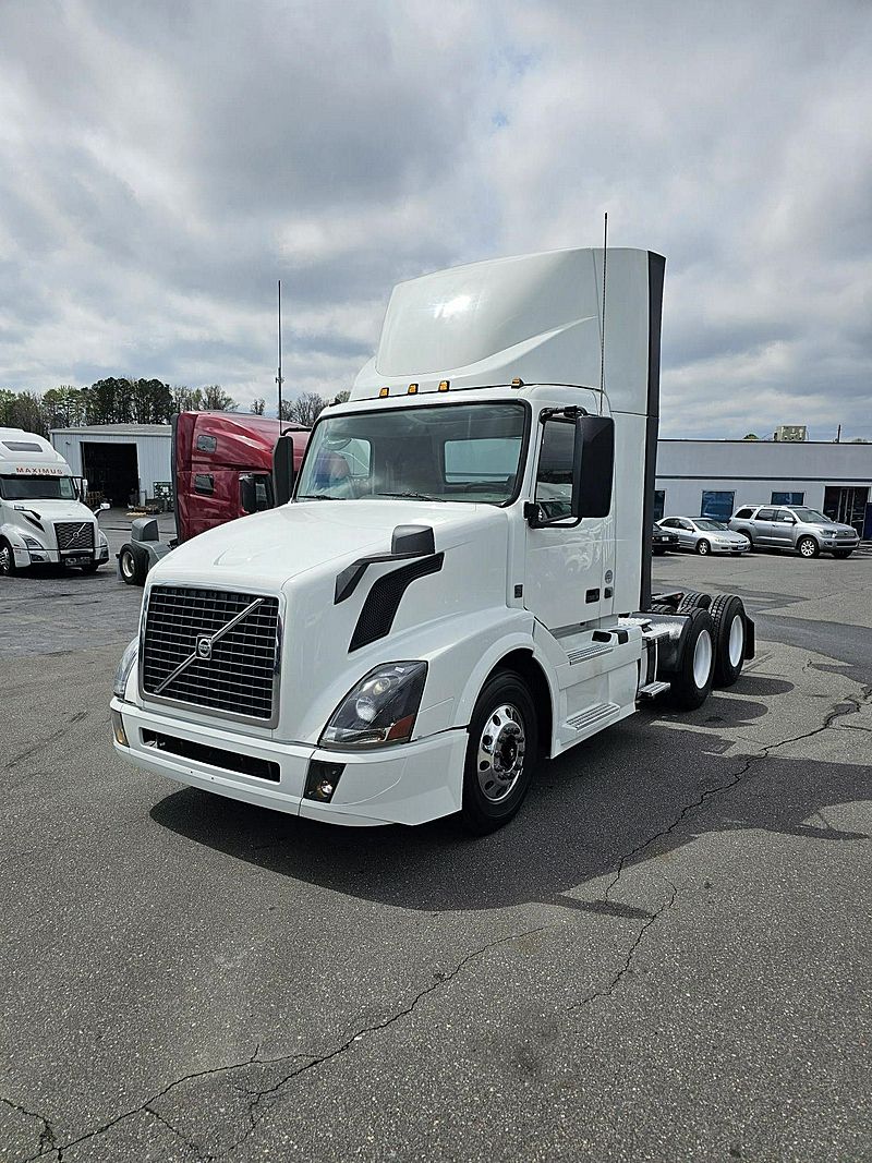 2018 Volvo VNL