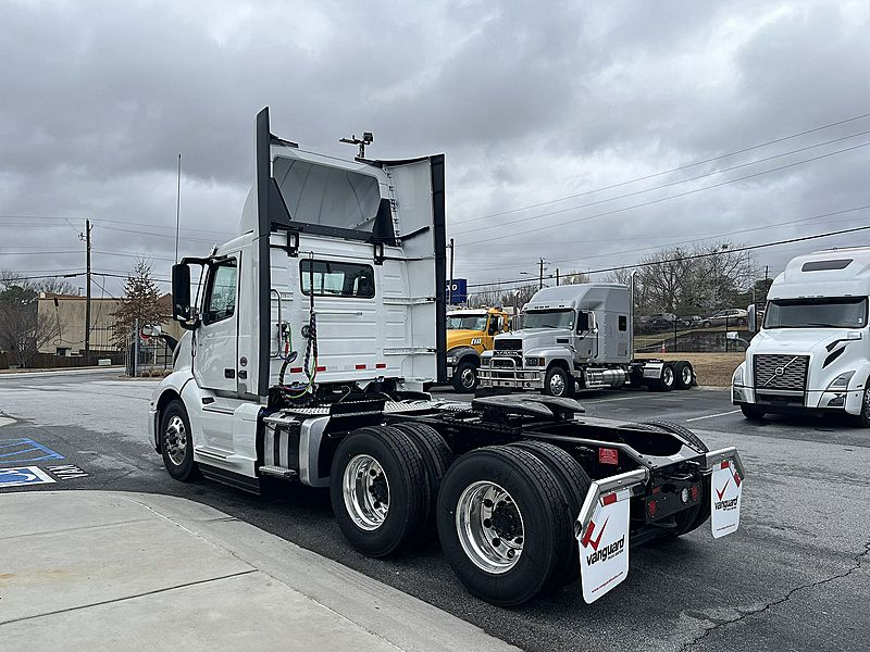 2025 Volvo VNL