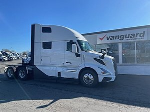 2025 Volvo VNL 860