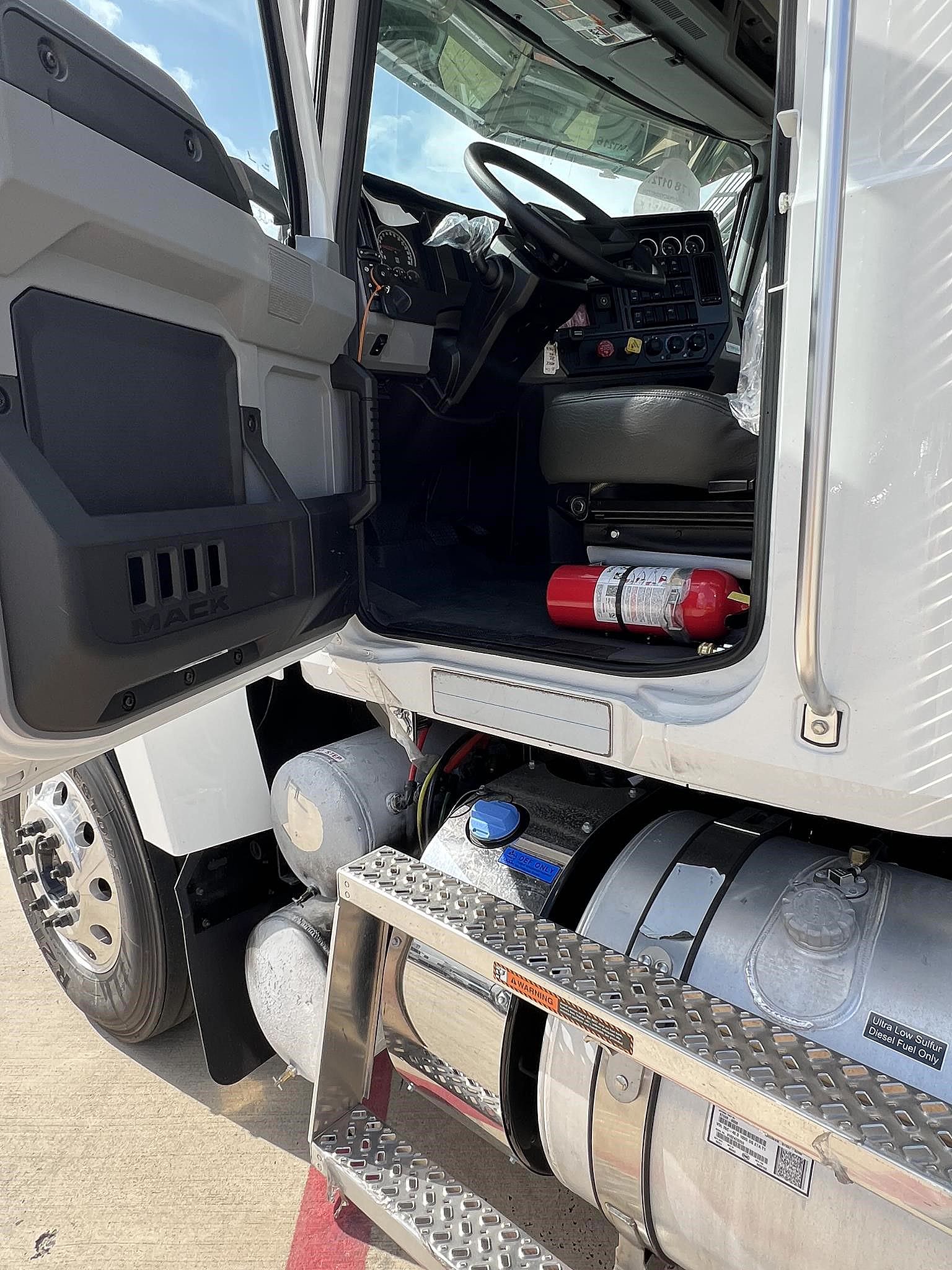 2025 Mack PINNACLE 64T For Sale | Day Cab | #1217985