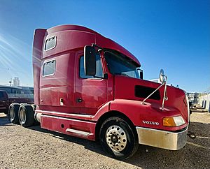 2002 Volvo VNL 770 - Sleeper Truck