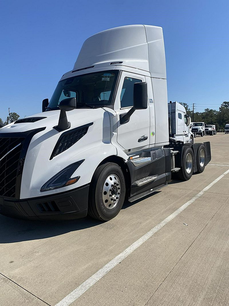 2025 Volvo VNL