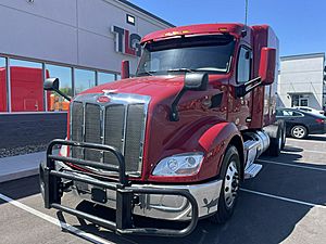 2022 Peterbilt 579 - Sleeper Truck