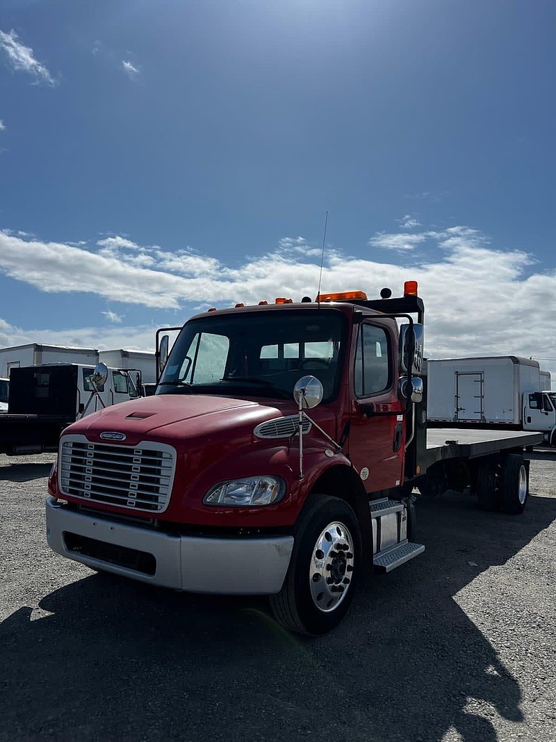 2018 Freightliner M2 106