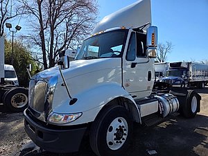 2018 International 8600 (4X2) - Day Cab