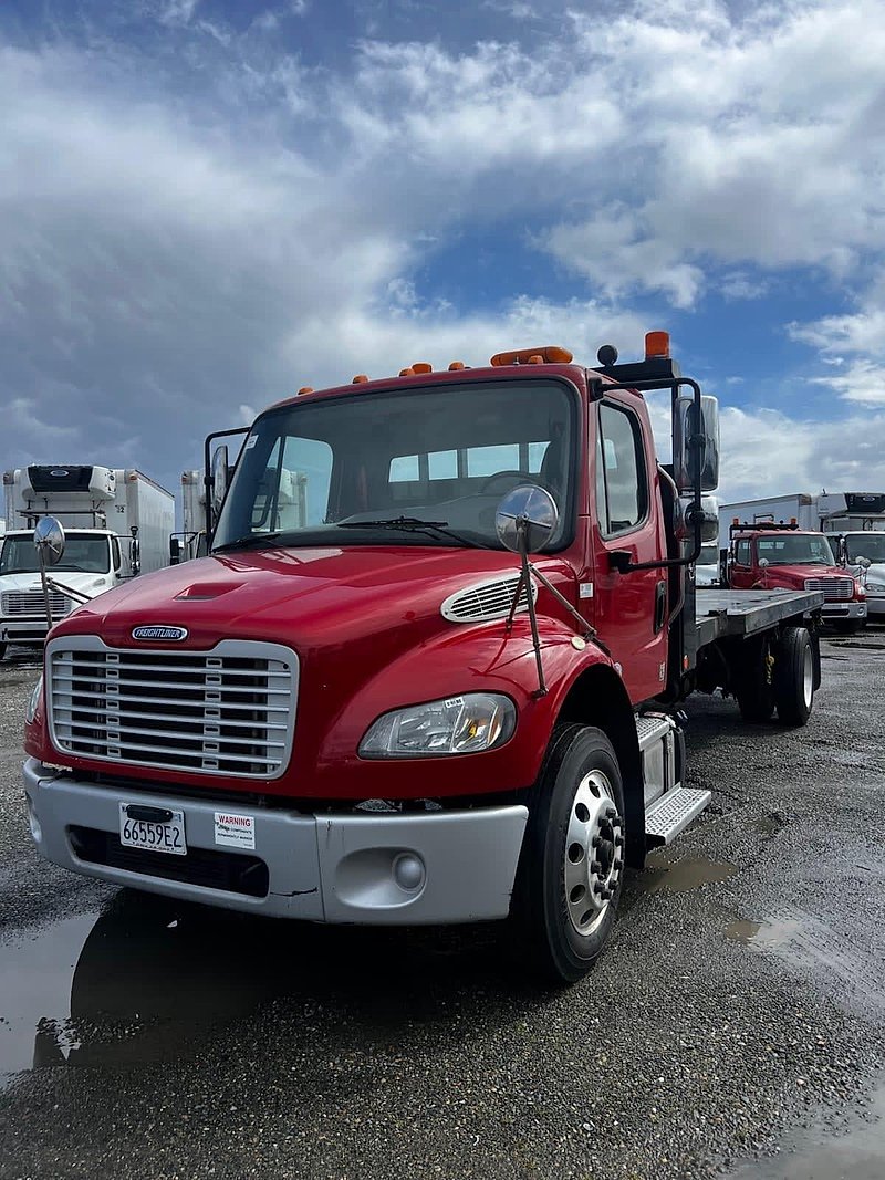 2018 Freightliner M2 106