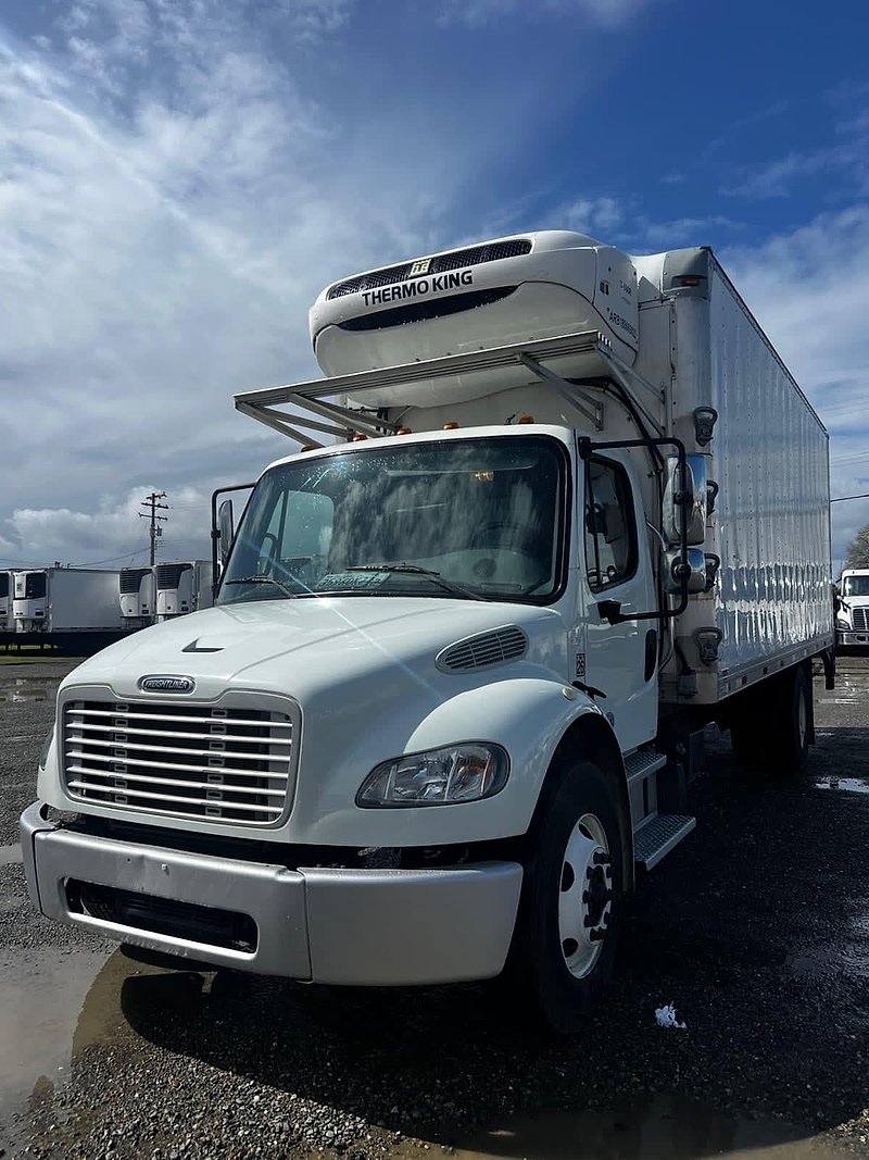 2018 Freightliner M2 106