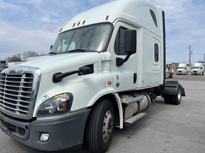 2020 Freightliner CASCADIA 113