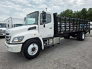 2015 Hino 268 - Flatbed