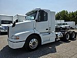 2018 Volvo VNM64T
