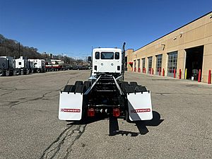2025 Kenworth T880