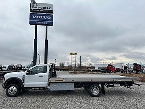 2024 Ford F600 - Day Cab