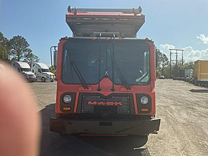 2013 Mack MRU613 - Refuse Truck