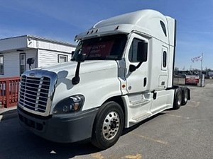 2018 Freightliner Cascadia 125 - Sleeper Truck