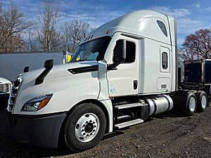 2022 Freightliner Cascadia - Sleeper Truck