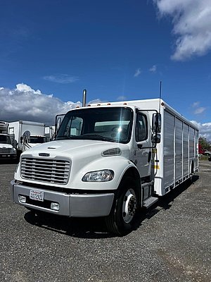 2017 Freightliner M2 106