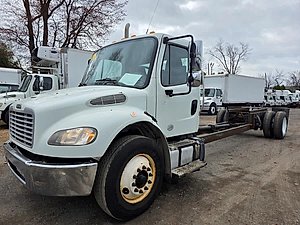 2017 Freightliner M2 106