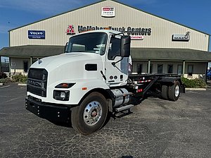 2026 Mack MD742 - Box Truck