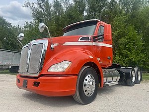 2015 Kenworth T680 - Daycab 2015 Kenworth T680 - Daycab