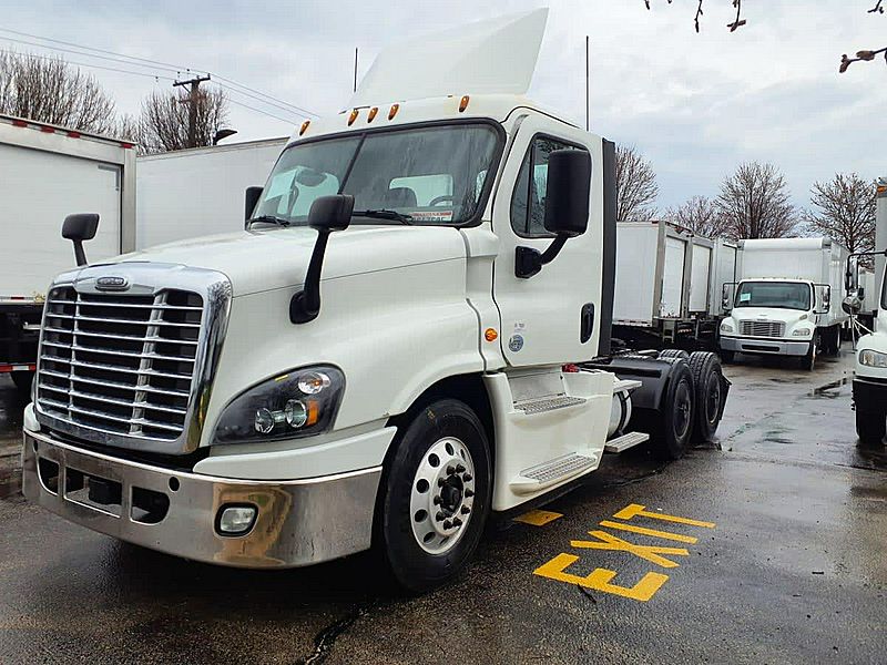 2018 Freightliner CASCADIA 125