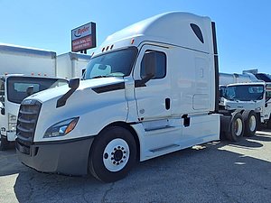 2018 Freightliner Cascadia PT126064ST - Sleeper Truck