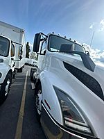 2019 Volvo VNL64T-300