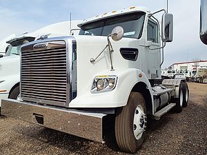 2019 Freightliner 122SD - Day Cab