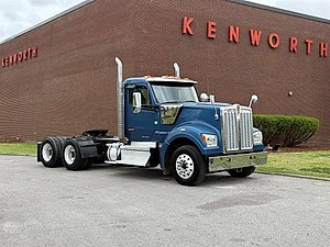 2021 Kenworth W990
