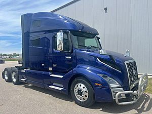 2021 Volvo VNL 760 - Sleeper Truck