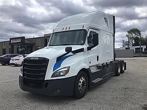 2020 Freightliner Cascadia 126 - Sleeper Truck