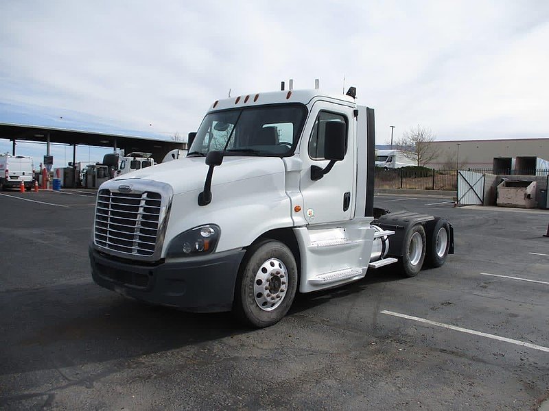2018 Freightliner CASCADIA 125