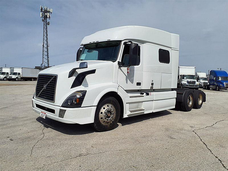 2018 Volvo VNL64T-730