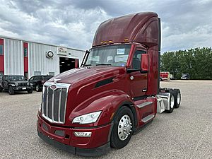 2022 Peterbilt 579 - Day Cab