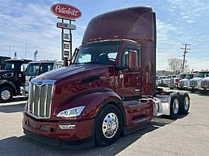 2022 Peterbilt 579 - Day Cab