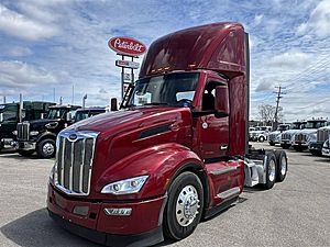 2022 Peterbilt 579 - Day Cab