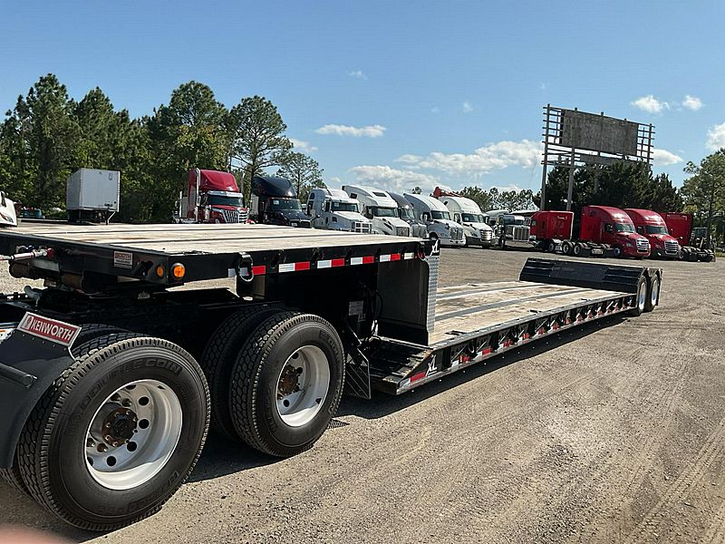 2023 X-L SPECIALIZED TRAILERS INC X-L SPECIALIZED TRAILERS INC