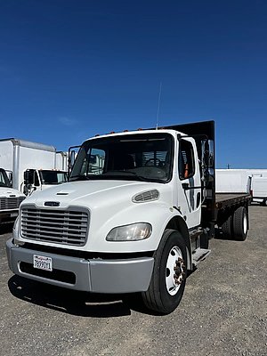 2017 Freightliner M2 106