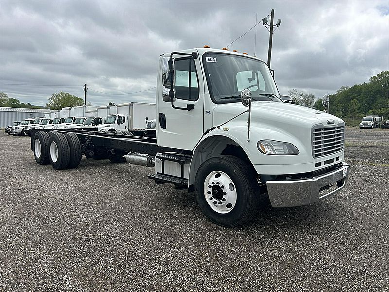 2016 Freightliner M2