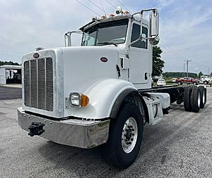 2015 Peterbilt 365 - Cab & Chassis