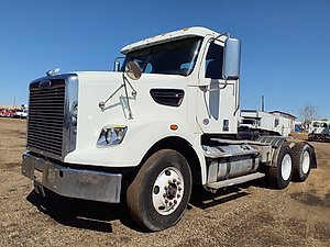 2019 Freightliner 122SD - Day Cab