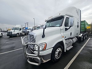 2018 Freightliner Cascadia 125 - Sleeper Truck