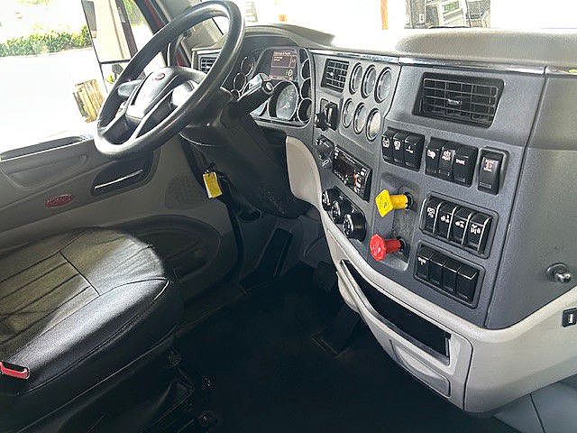 2020 Peterbilt 579
