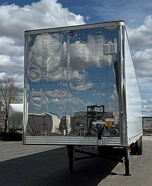 2017 Utility 4000DX - Van Trailer