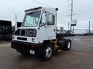 2017 Capacity SABRE 5 4X2 - Yard Spotter