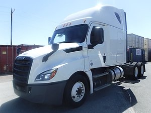 2018 Freightliner Cascadia - Sleeper Truck