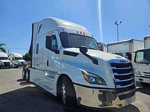 2022 Freightliner Cascadia - Sleeper Truck